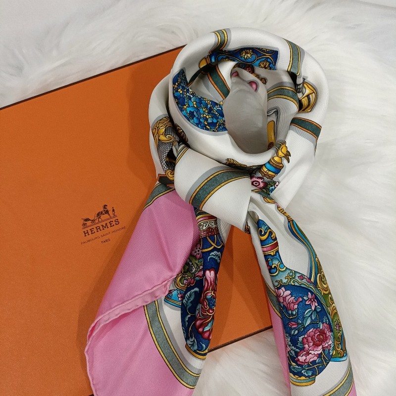 HERMES 愛馬仕 粉色香水方巾/絲巾-0