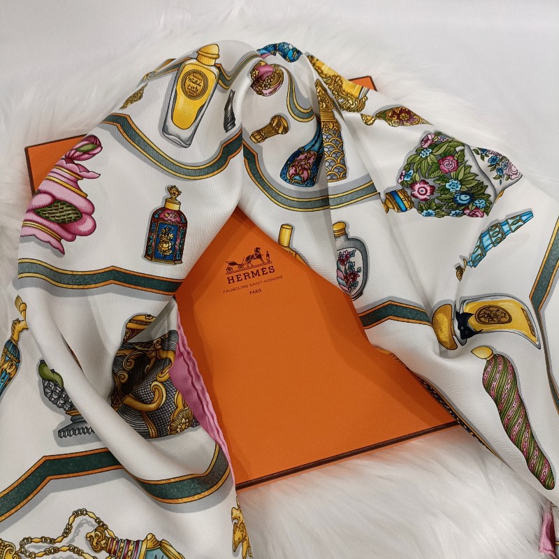HERMES 愛馬仕 粉色香水方巾/絲巾-1