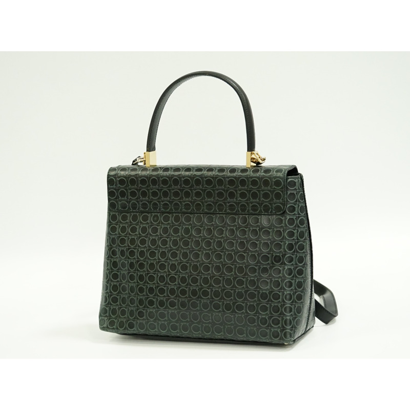 真正 Salvatore Ferragamo Salvatore Ferragamo Gancini 2WAY 單肩包手提包 pochette 皮革黑色 Gancini 包使用-1