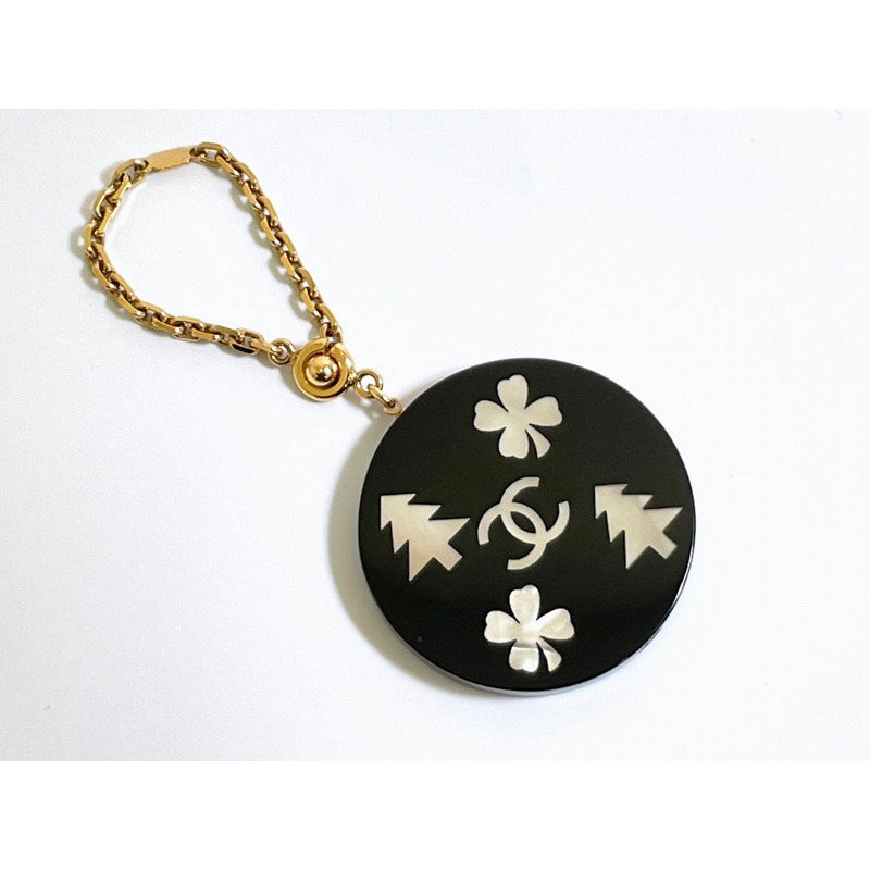 正品香奈兒 CHANEL 03A 此處標記魅力包魅力鑰匙扣塑料鍍金黑色白色配件首飾二手-1