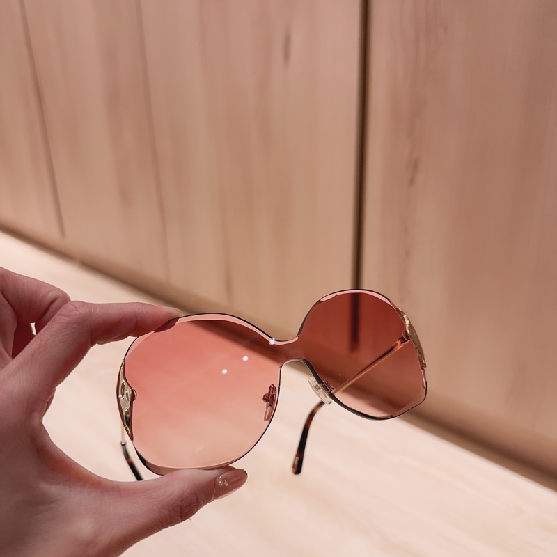 （出售）Chloe 一體成型 顯臉小墨鏡 粉咖色-1