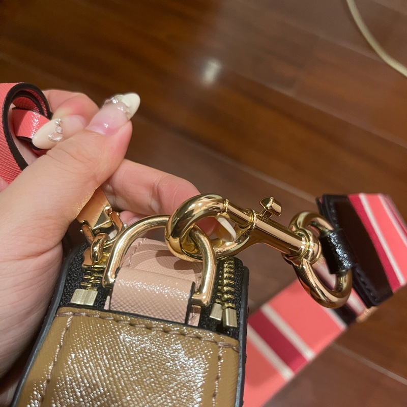 MARC JACOBS 相機包-12
