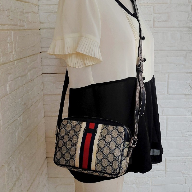 9成新正品gucci 老花Navy blue藍紅藍相機包/斜背包/豆腐包-16