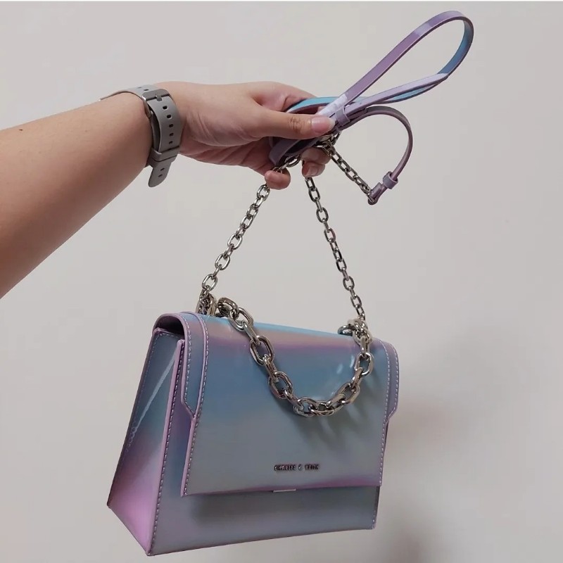 小ck Charles & Keith 炫彩變色包 粉藍紫 視覺 肩背包 側背包 斜揹包 方包 郵差包 亮面 防水 小資 專櫃 精品 正品 門市購入-0