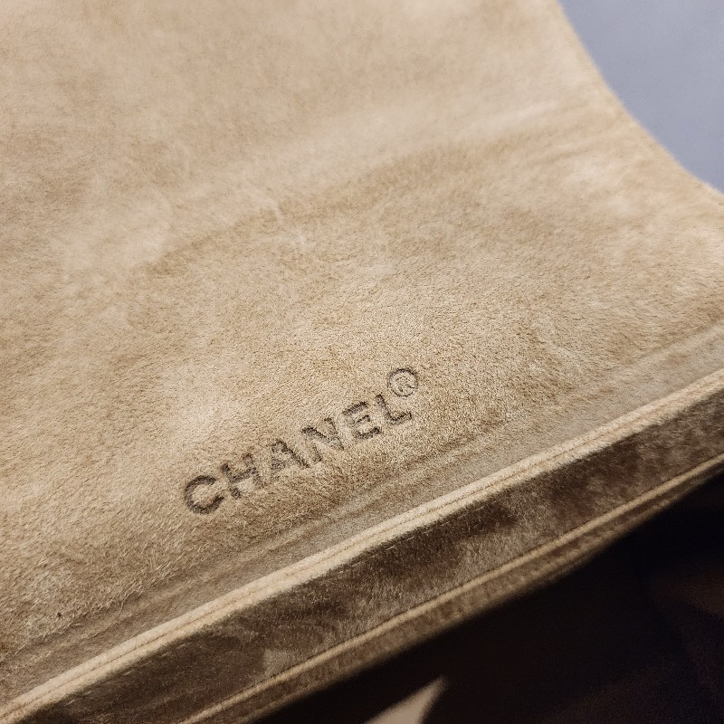 甜甜降一波/日本中古真品chanel vintage帶卡 大地色麂皮拼接風琴鏈條包-16