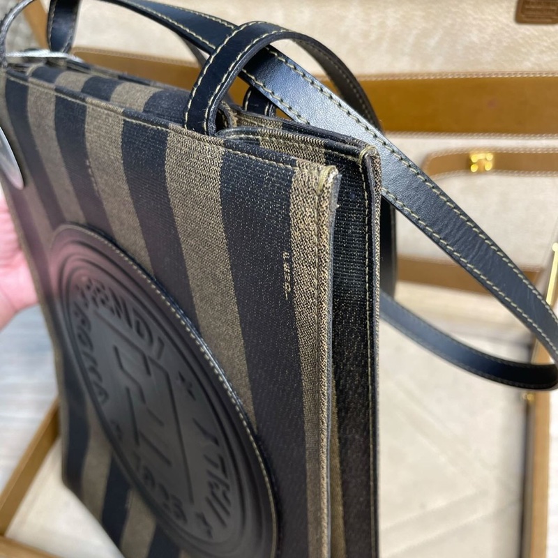 Fendi vintage經典條紋大Logo徽章琴譜包🗝️個性路線-5