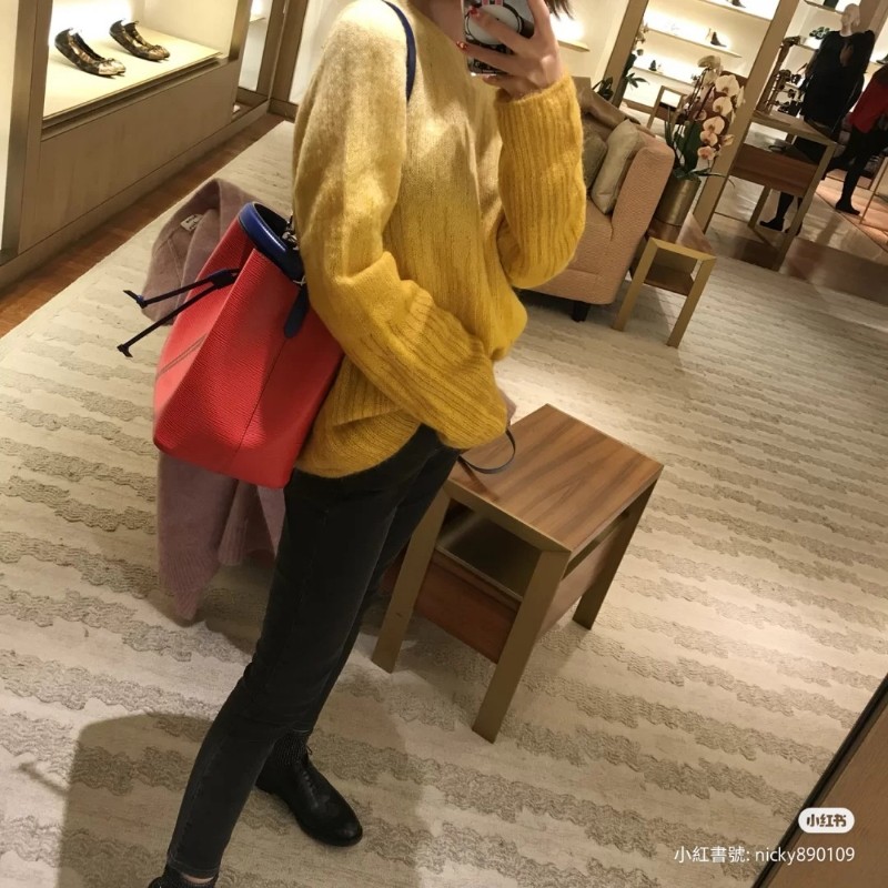 LV Epi水波紋 撞色水桶包-9