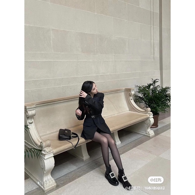 限時特價4萬2 正品全新Roger Vivier Viv Rangers經典鑽釦漆皮踝靴-6