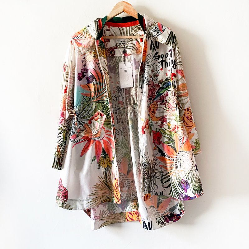 全新 JETEZO 獨特設計花樣長版外套 後腰身設計 可拆式連身帽 輕量透薄舒適 風衣 設計師品牌【壽司羊羊】精品-0