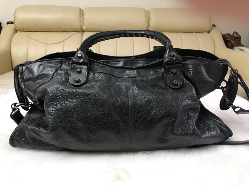 Balenciaga 黑色機車包-1