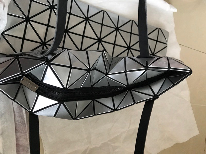 全新三宅一生 bao bao銀色款包-3