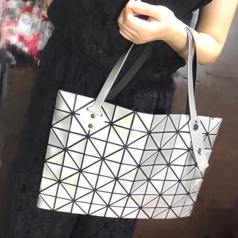 全新三宅一生 bao bao銀色款包-5