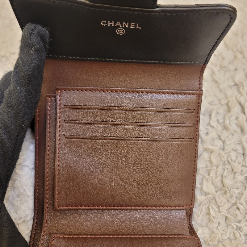 Chanel 香奈兒 黑銀羊皮三折錢包 短夾-5
