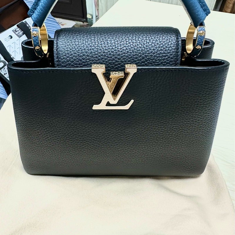 Louis Vuitton🇫🇷Capucines BB (黑/藏藍皮穿鍊-公牛皮）斜背包-1