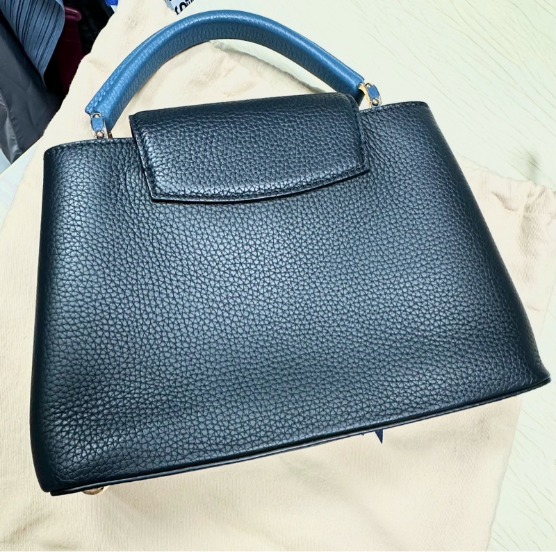 Louis Vuitton🇫🇷Capucines BB (黑/藏藍皮穿鍊-公牛皮）斜背包-4