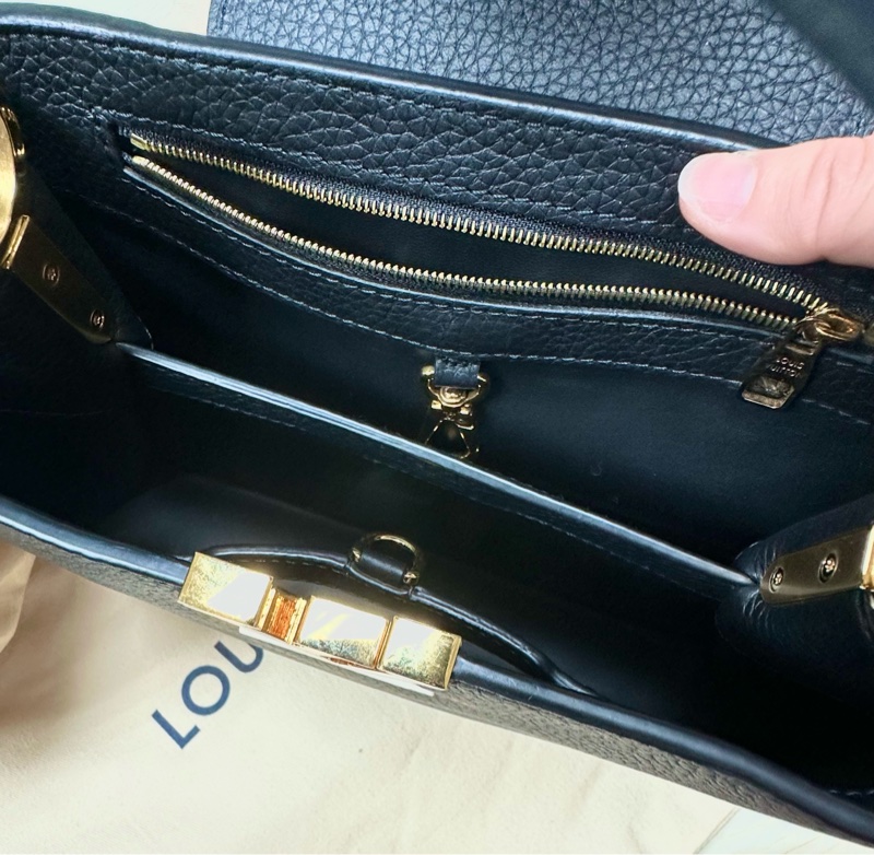 Louis Vuitton🇫🇷Capucines BB (黑/藏藍皮穿鍊-公牛皮）斜背包-5