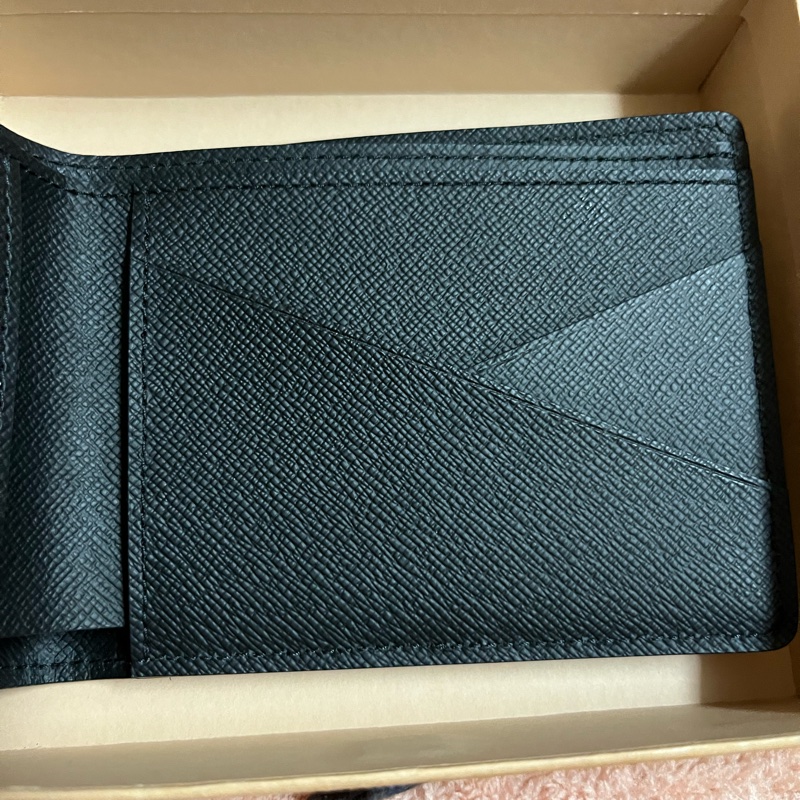 出售： LV M60662 經典EPI水波紋MULTIPLE三卡交叉短夾-1