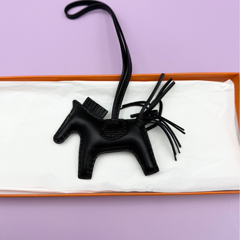 Hermès PM蜥蜴皮拼接限量黑馬吊飾-1