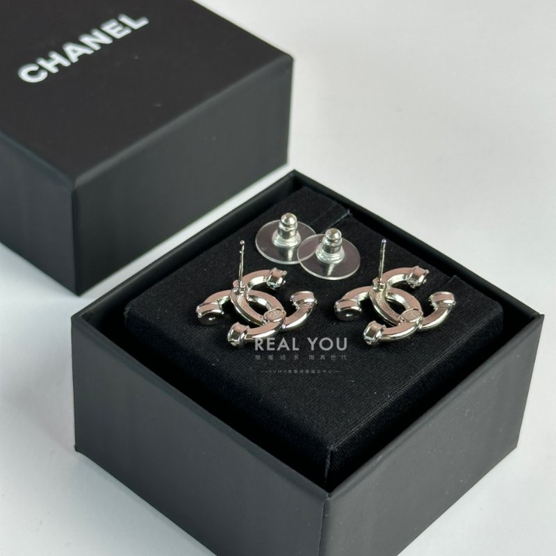 CHANEL 23P鑲鑽雙C耳環-2