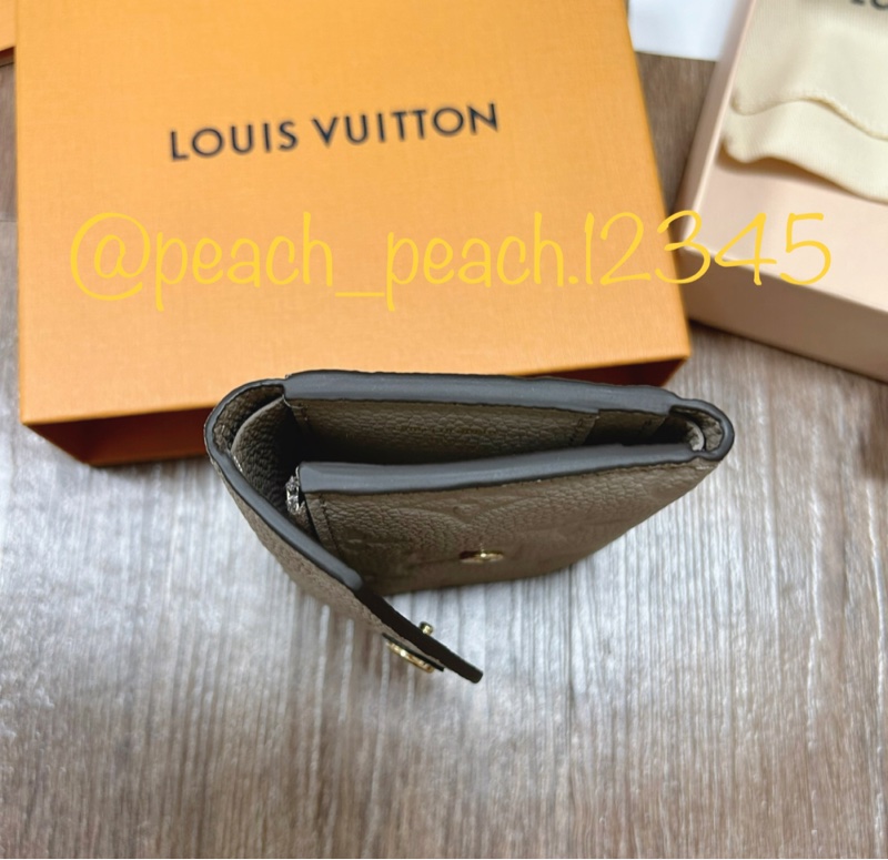 限定買家下單［全新］ LV zoe 奶茶色 （斑鳩灰色） 全牛皮 短夾 海外限定販售色-9