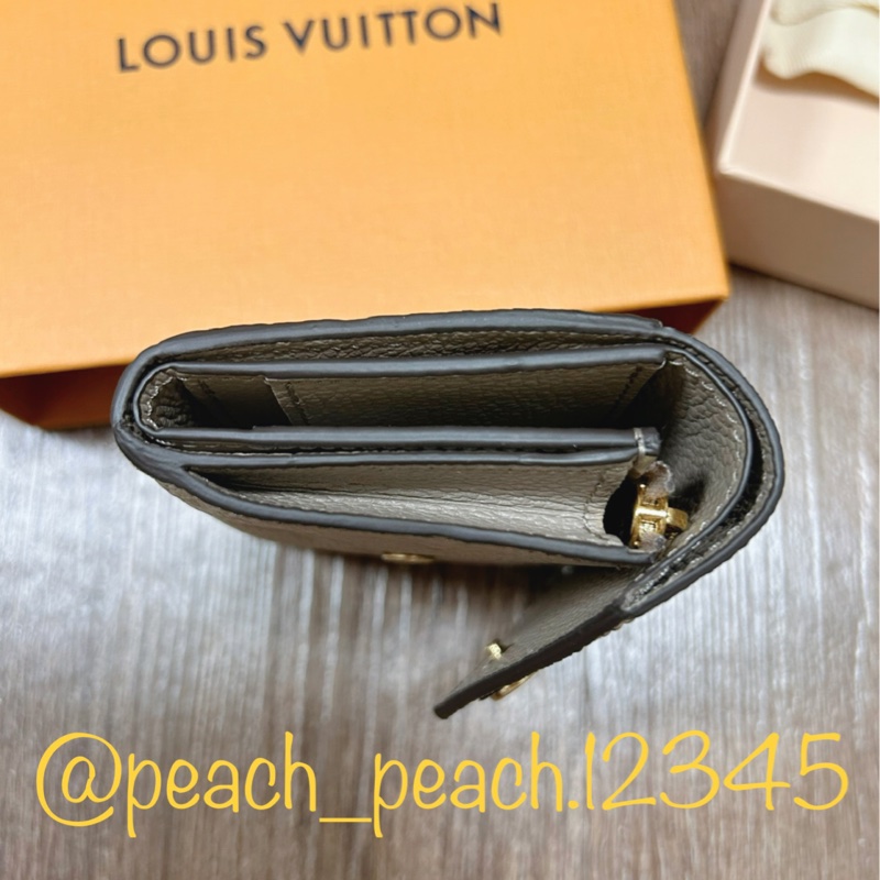 限定買家下單［全新］ LV zoe 奶茶色 （斑鳩灰色） 全牛皮 短夾 海外限定販售色-10