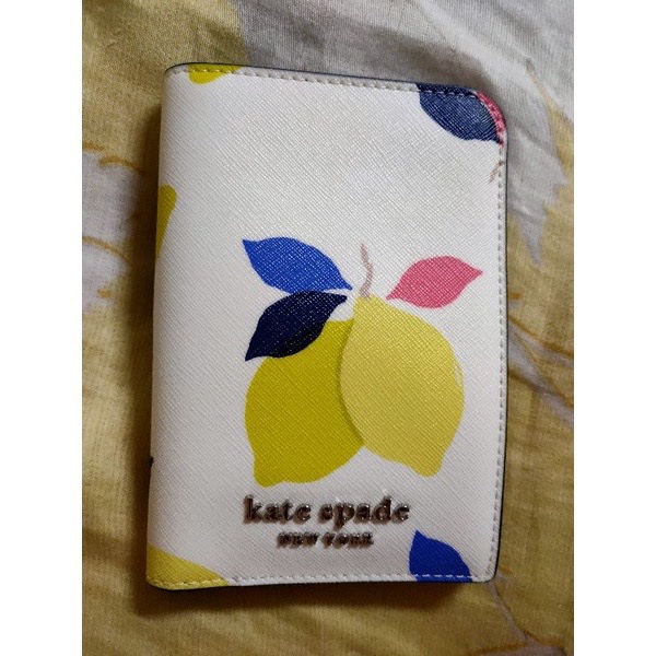 閒置正品包包 Kate Spade ks檸檬防刮護照夾-0