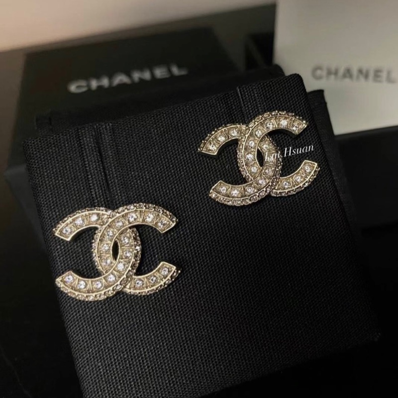 CHANEL 經典雙C滿鑽耳釘✨                                                      【戴上它妳只會更美😍】-0