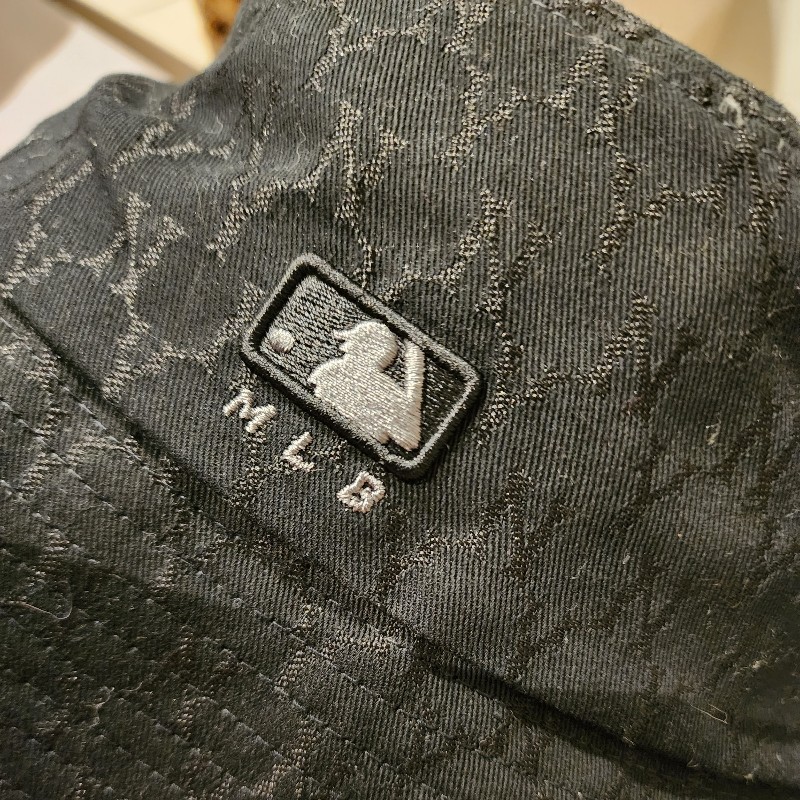 二手正品極美【MLB】黑色滿版NY刺繡漁夫帽 紐約洋基隊-3