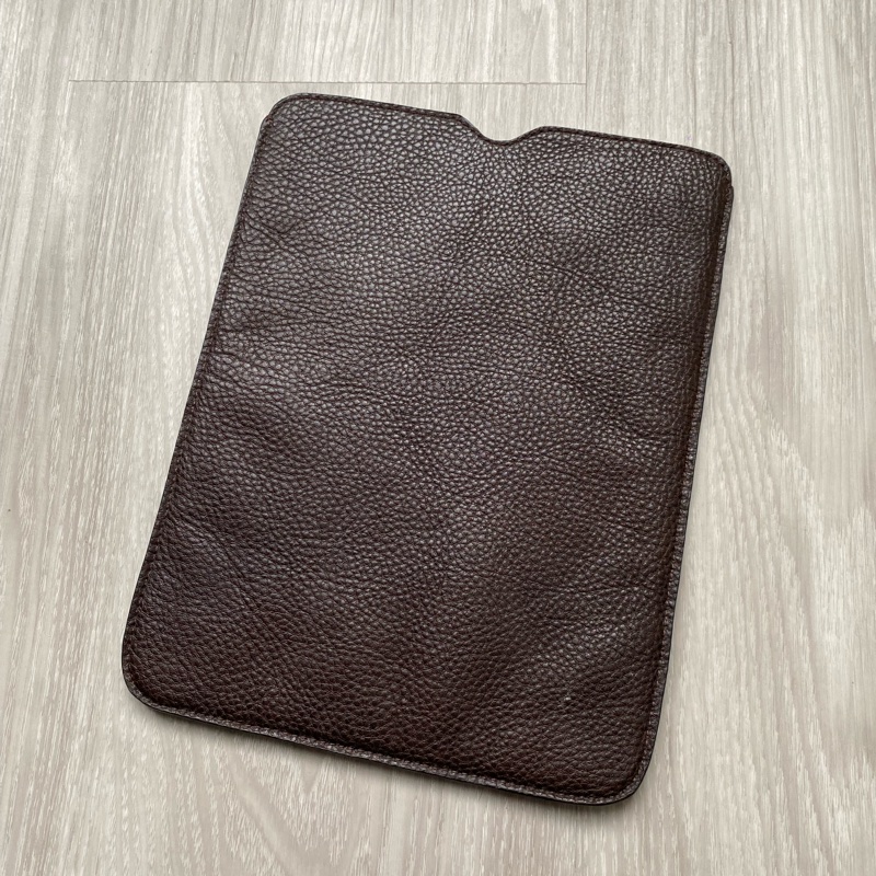 荔枝皮 防刮Marc jacobs 平板套 尺寸 26x20cm 原價18800 割愛1999-1