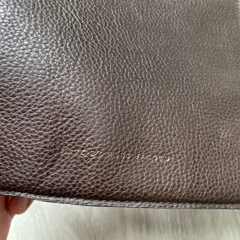 荔枝皮 防刮Marc jacobs 平板套 尺寸 26x20cm 原價18800 割愛1999-2