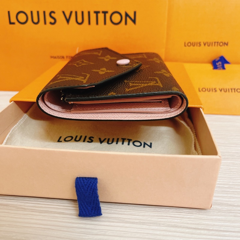 LV Victorine 短夾-粉色-5