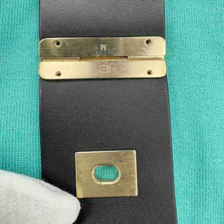 Chanel 非常個性的皮革金屬手環-8