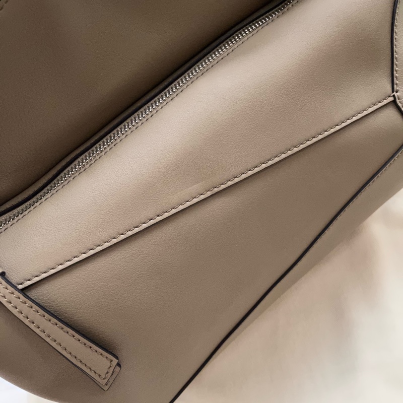 全新Loewe Puzzle Hobo納帕小牛皮肩背包-本季新色artichoke green-7