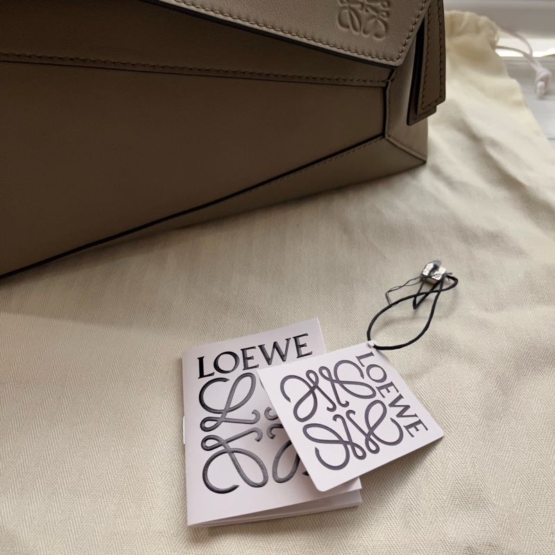 全新Loewe Puzzle Hobo納帕小牛皮肩背包-本季新色artichoke green-12