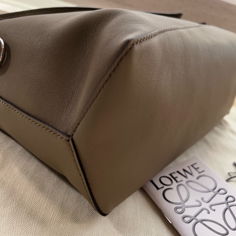 全新Loewe Puzzle Hobo納帕小牛皮肩背包-本季新色artichoke green-13