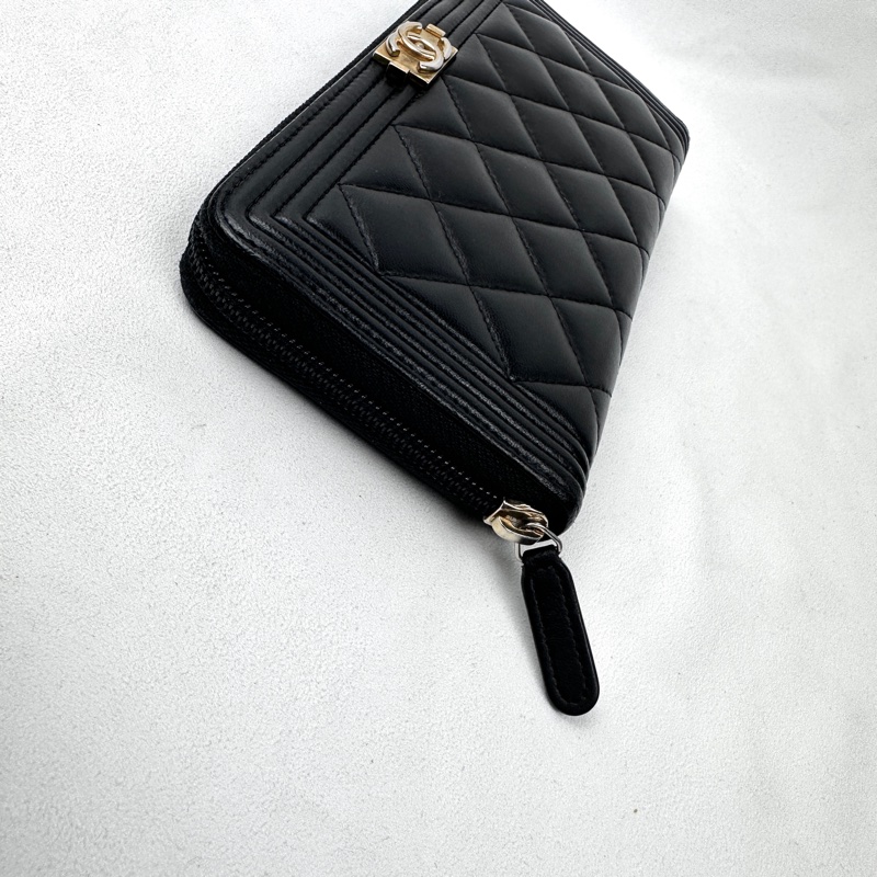 Chanel boy 小羊皮復古金釦拉鍊長夾-5