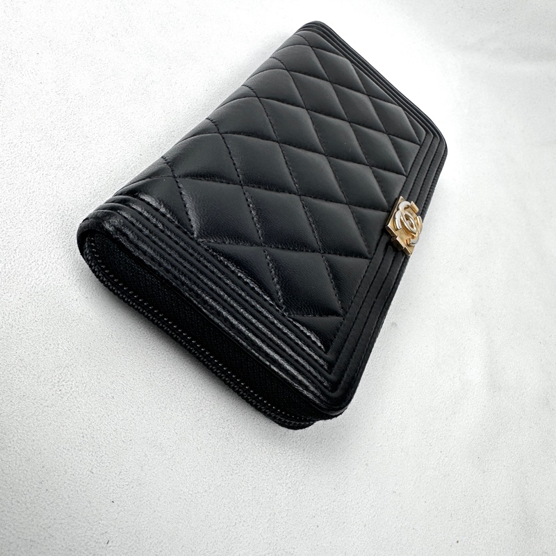 Chanel boy 小羊皮復古金釦拉鍊長夾-7