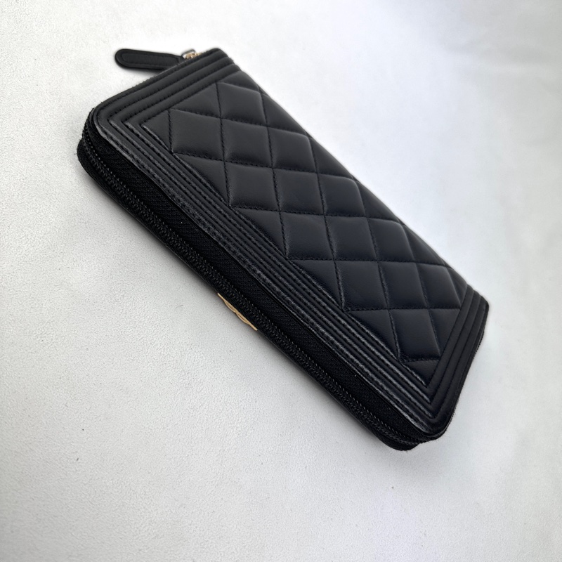 Chanel boy 小羊皮復古金釦拉鍊長夾-10