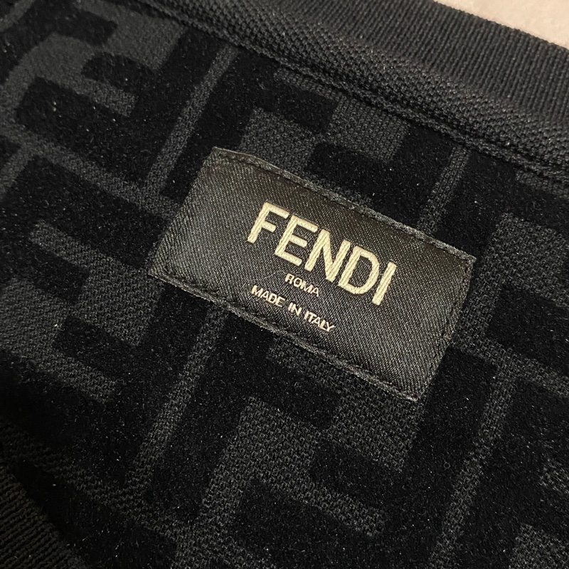 (售出)二手 FENDI 緹花 滿版logo T恤 黑色 L號-14