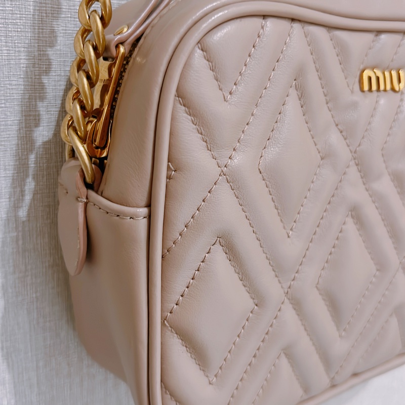 『保留中』MiuMiu 藕粉色相機包-1