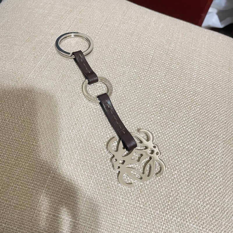 LOEWE 經典LOGO 鑰匙圈 吊飾-1