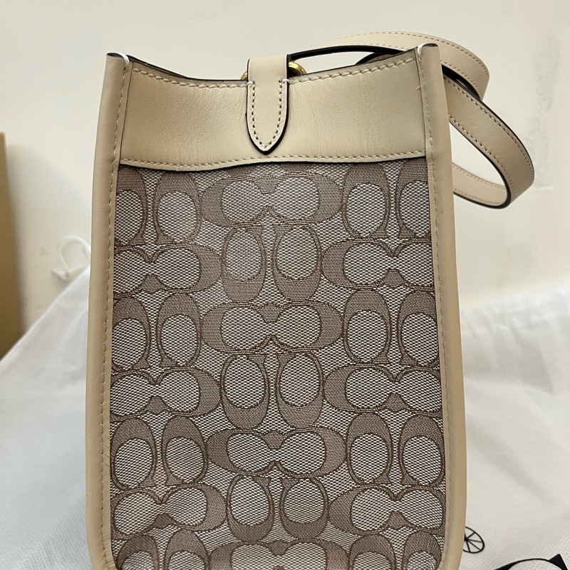 COACH-Field系列滿版老花托特包👜-3