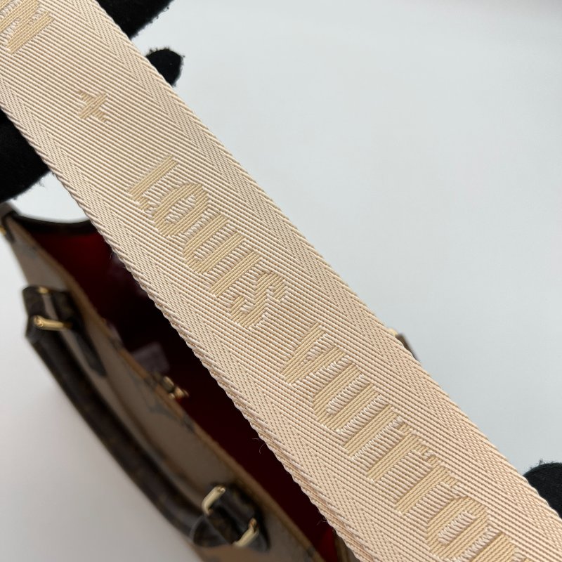 降價【LV】2023爆款 老花字紋 OnTheGo PM 三合一手提肩背購物二用包 M46373-10