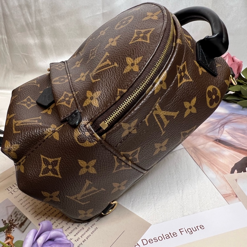 LV mini  後背包 小書包 <晶片款><新款拉鍊>-8