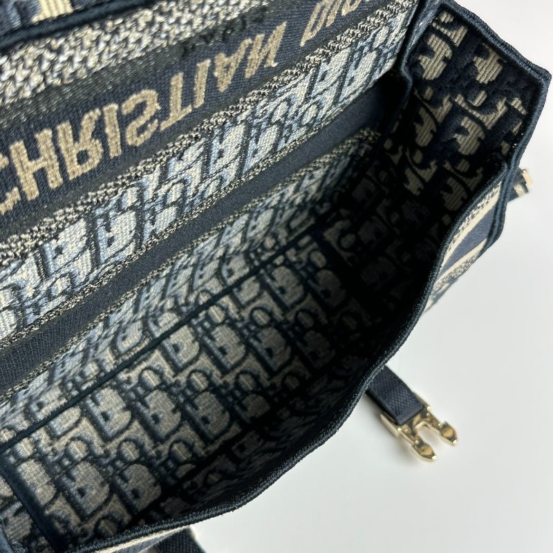DIOR 經典刺繡郵差包-3