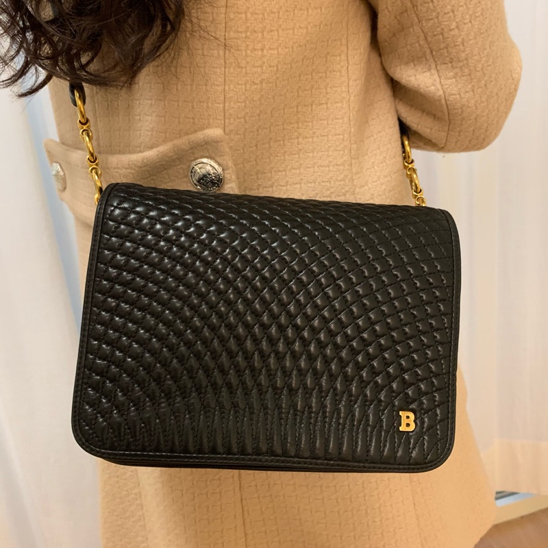 【九成新 】Bally肩背包 羊皮菱格紋 金色LOGO 古董包 萬年不敗款-1