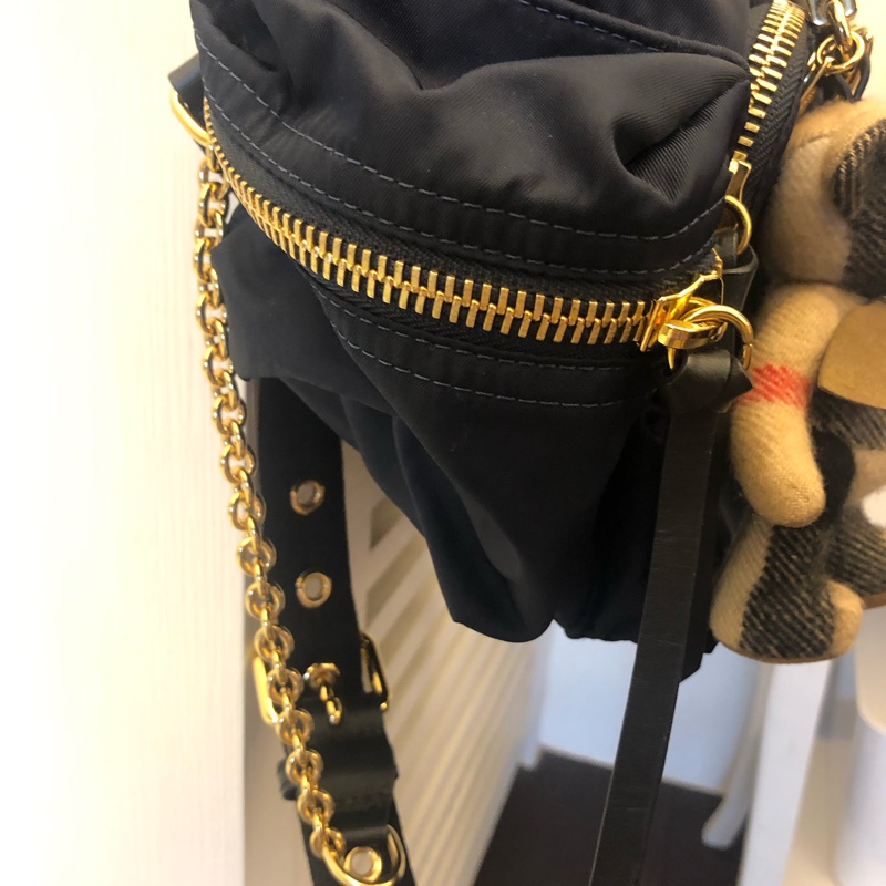 BURBERRY THE RUCKSACK 科技尼龍拼皮革後背斜背兩用包(中型-墨藍)-2
