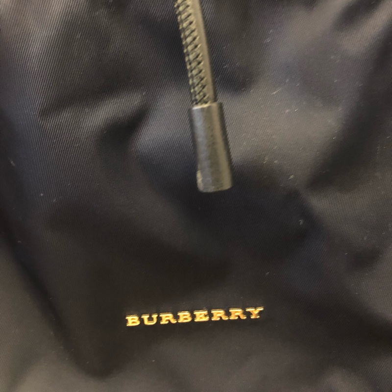 BURBERRY THE RUCKSACK 科技尼龍拼皮革後背斜背兩用包(中型-墨藍)-4