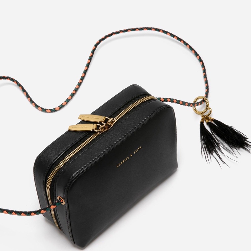 Charles & Keith 編織肩帶小方包 小CK-2