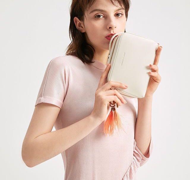 Charles & Keith 編織肩帶小方包 小CK-8